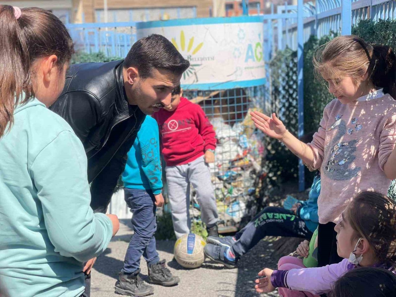 İzmir polisi öğrencilerle buluştu