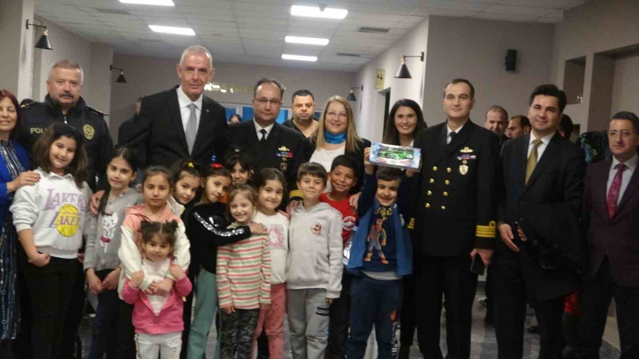 Kaymakam Aksoy, depremzedeler ile iftar yaptı