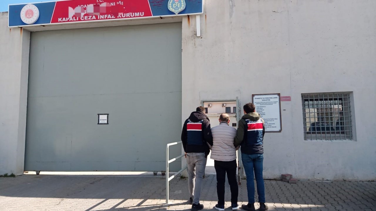 Aranan hükümlü ve şahıslar jandarmadan kaçamadı