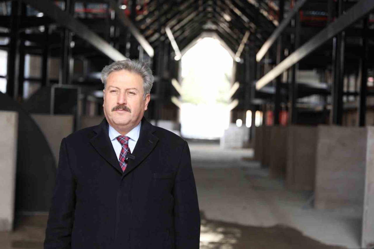 Melikgazi’ye değer katacak Çarşı Melikgazi hızla tamamlanıyor