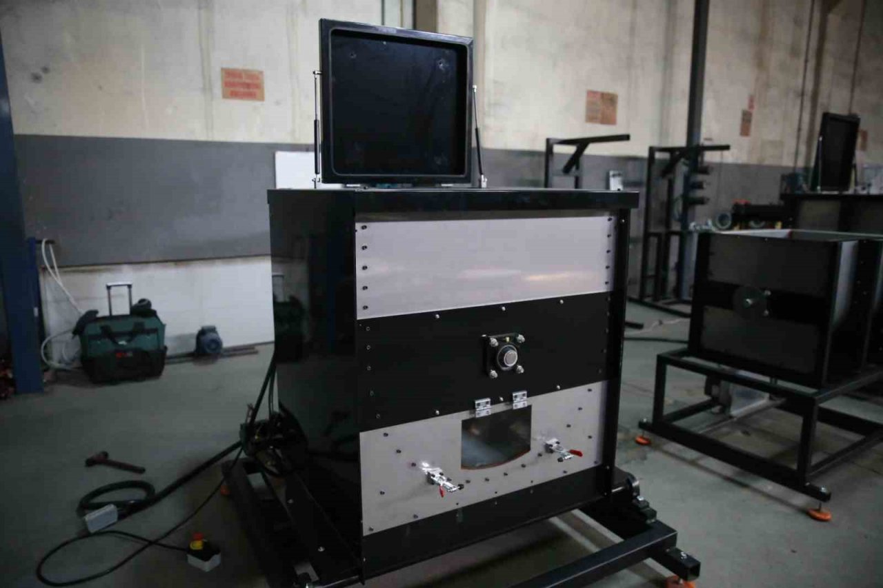 Mama üretim makineleri sokak hayvanlarına temiz mama sağlıyor