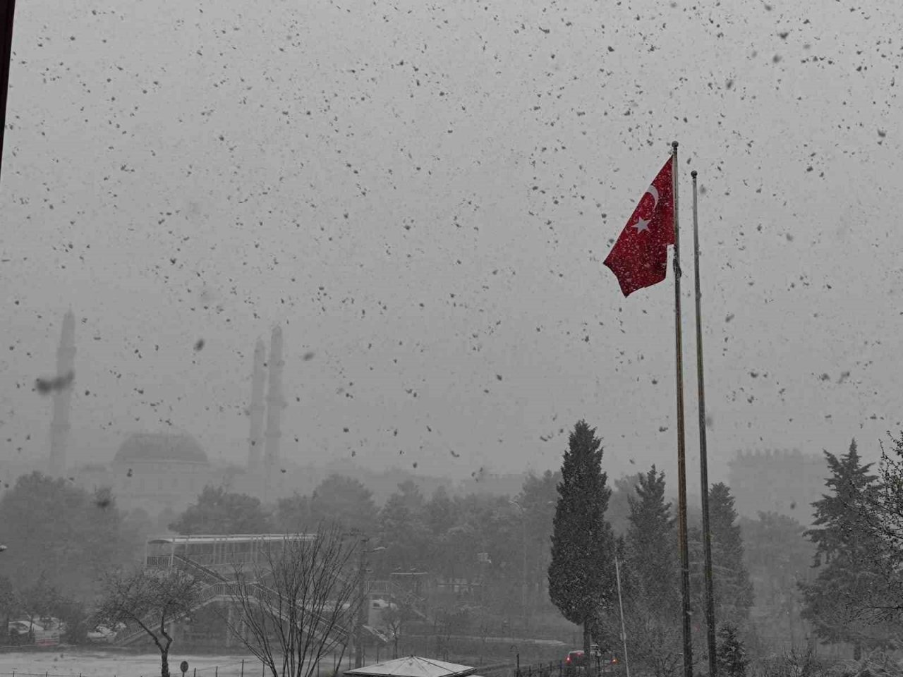 Mardin’de Mart ayının son gününde kar yağışı sürprizi