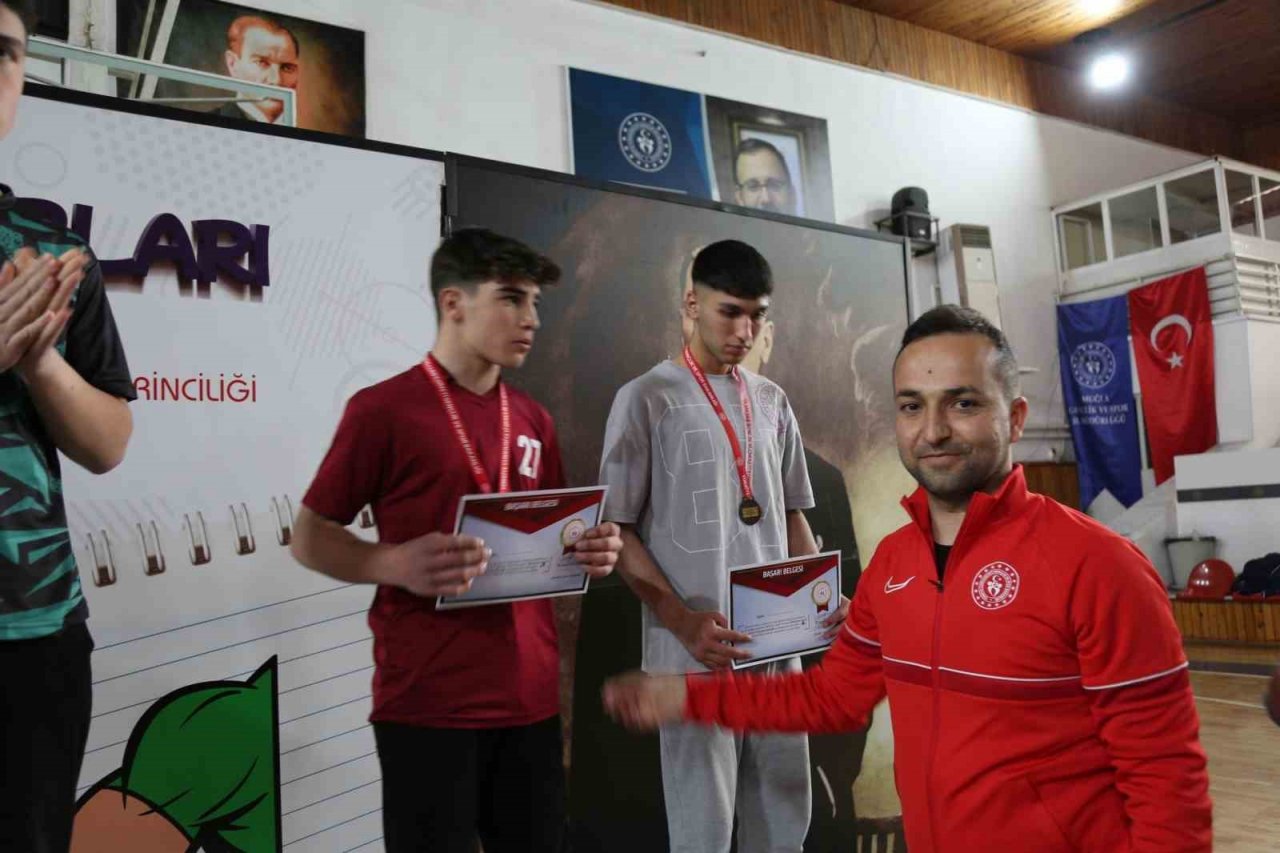 Okul sporları gençler bilek güreşi Muğla’da yapıldı