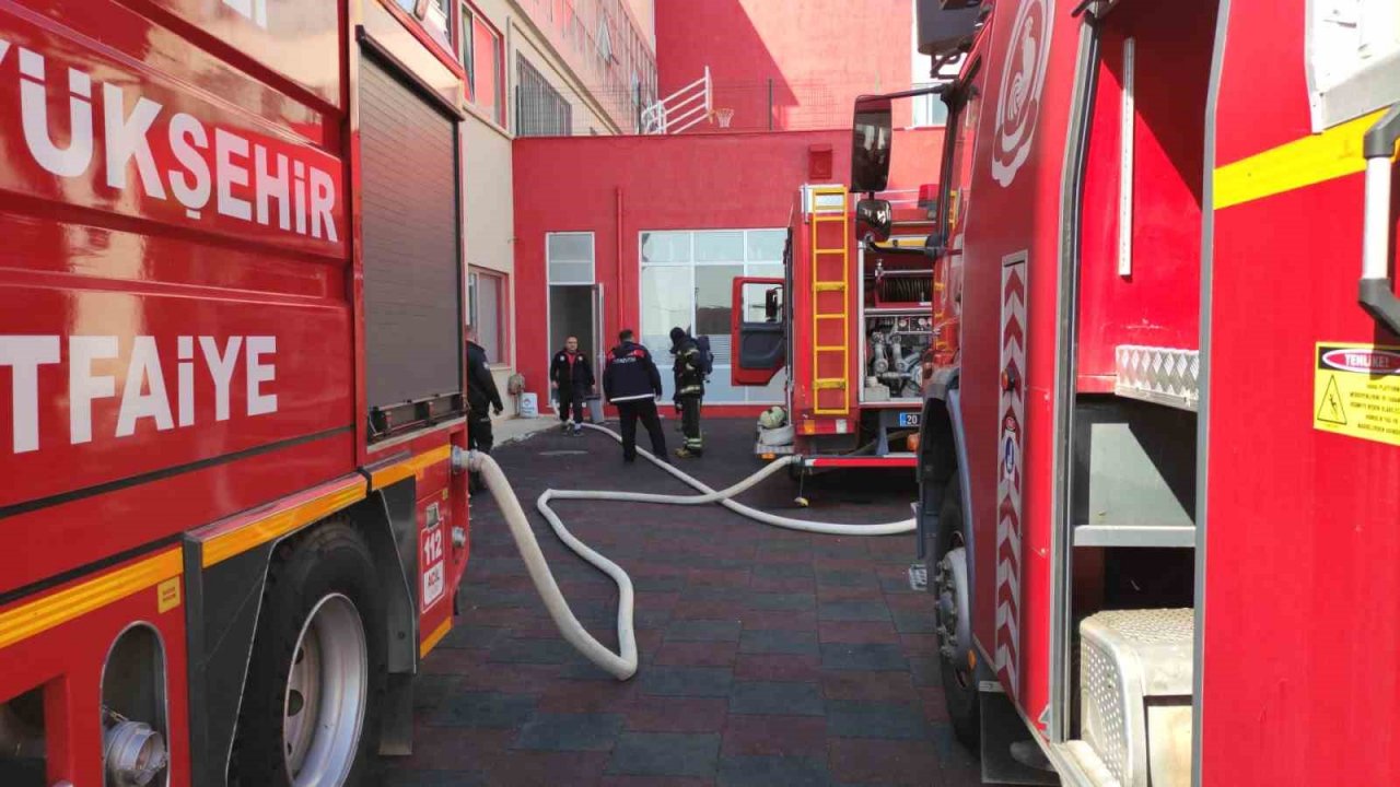 Kolejde çıkan yangında tahliye edilen öğrenciler evlerine gönderildi