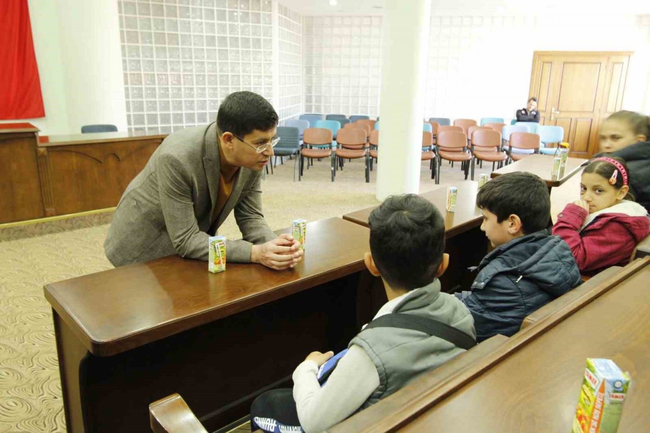 Minik öğrenciler yerel yönetimler konusunu yerinde öğrendi