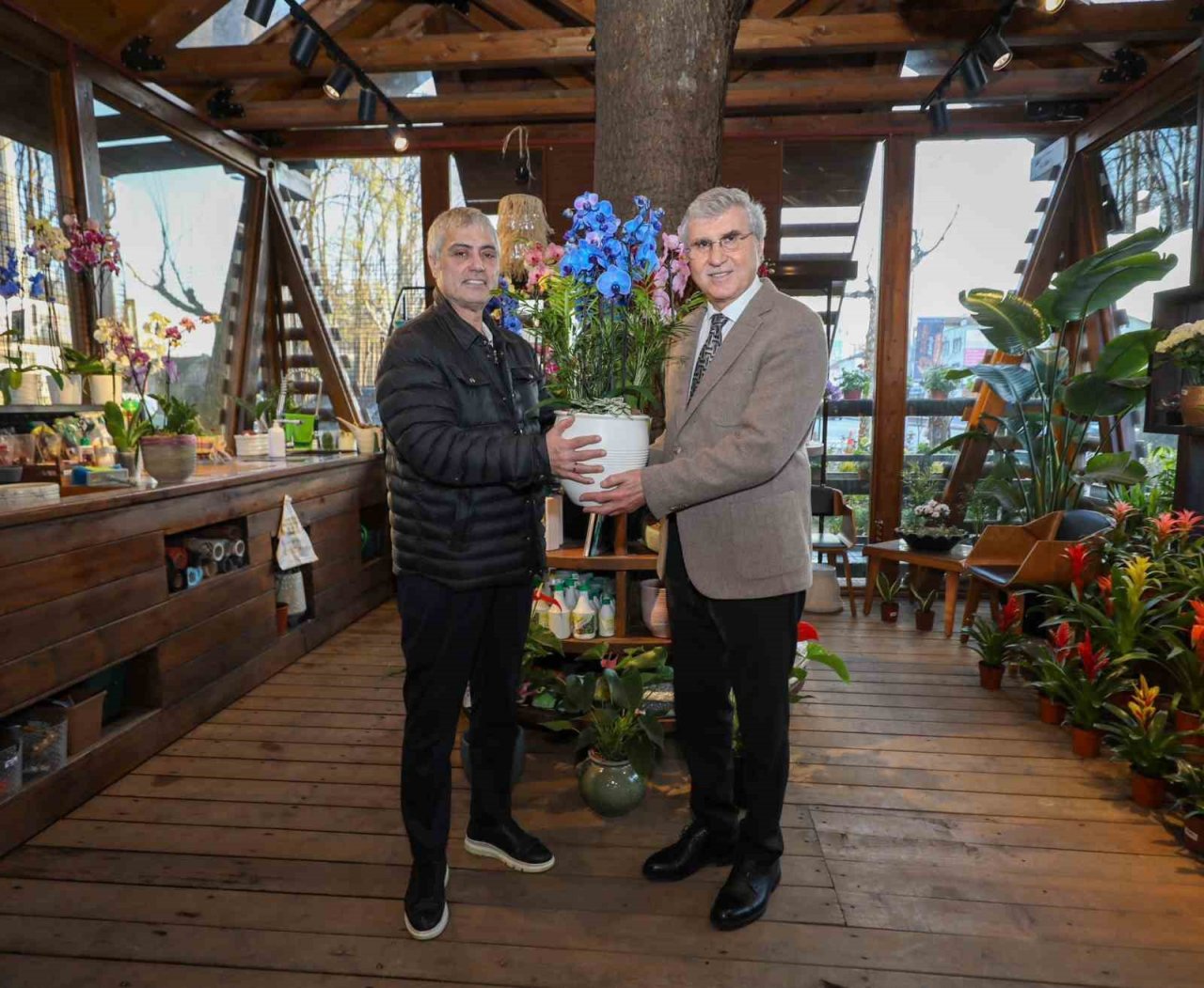 Başkan Yüce, Cengiz Kurtoğlu’na projeleri tanıttı