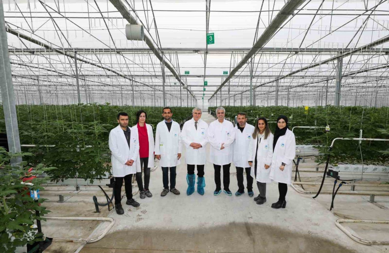 Başkan Yüce, Cengiz Kurtoğlu’na projeleri tanıttı