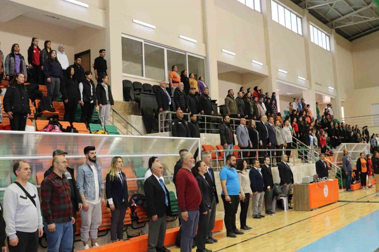 Okullar Arası Genç Kızlar Türkiye Halter Şampiyonası Kuşadası’nda başladı