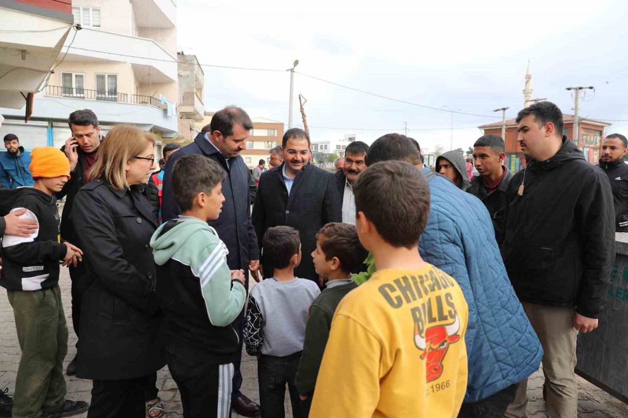Vali Ayhan ve Canpolat Karşıyaka’da incelemelerde bulundu