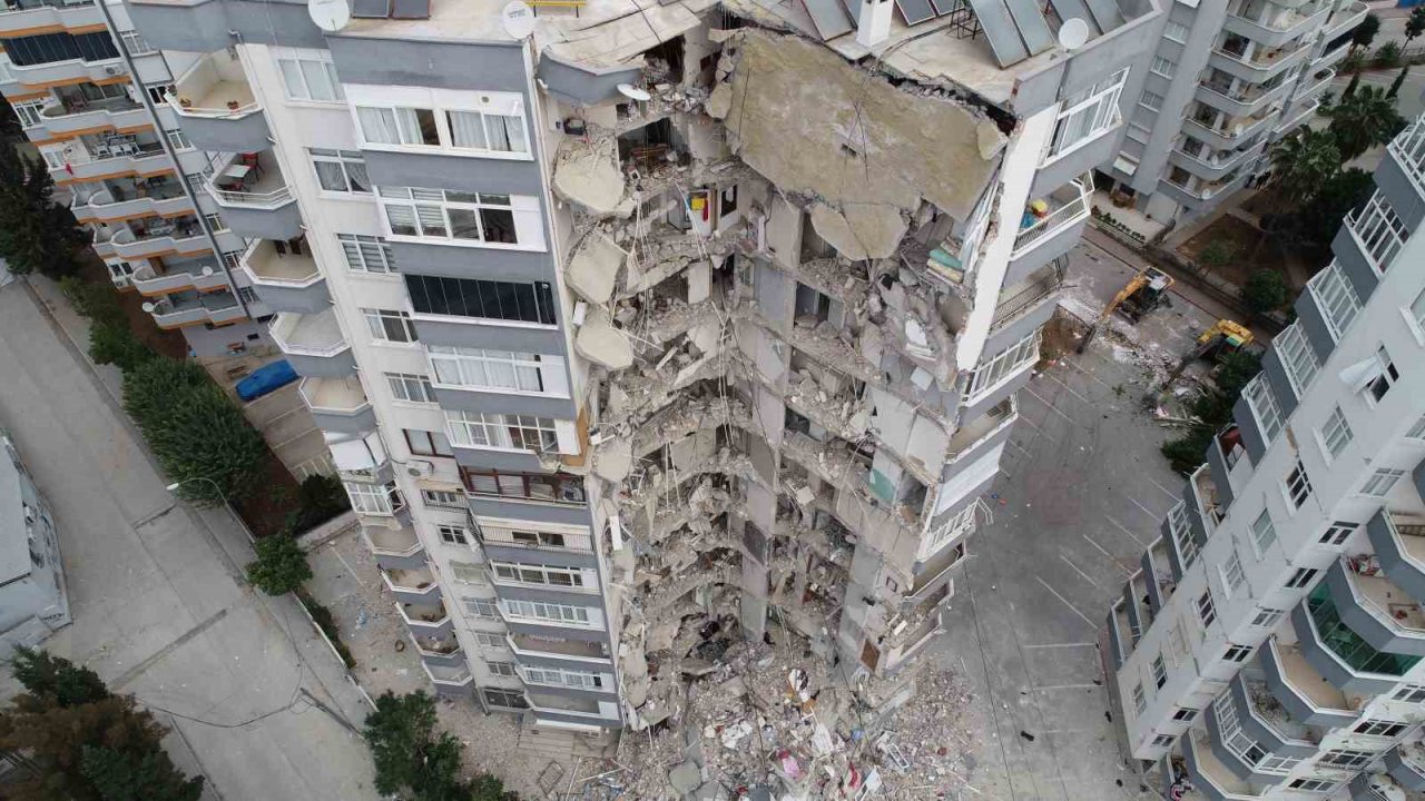 Adana’da 4 bin 146 binanın orta ve ağır hasarlığı olduğu tespit edildi