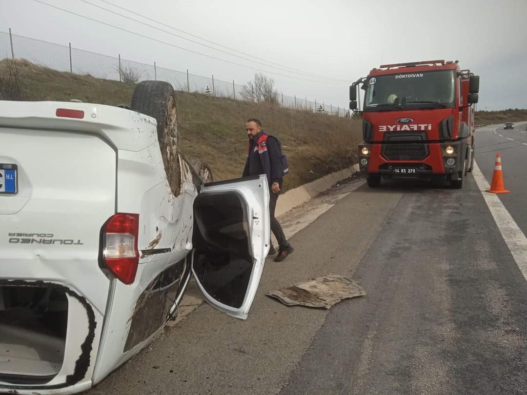 Bolu’da hafif ticari araç takla attı: 1 yaralı