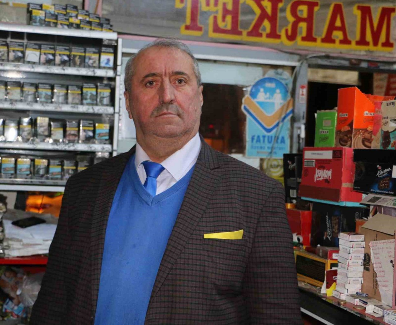 Önce tabelanın ipini çözdüler, 5 dakika sonra hırsızlık yaptılar