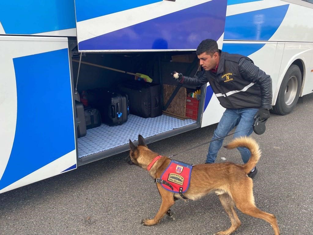 Jandarma ekipleri düzensiz göçle mücadele denetimi gerçekleştirdi