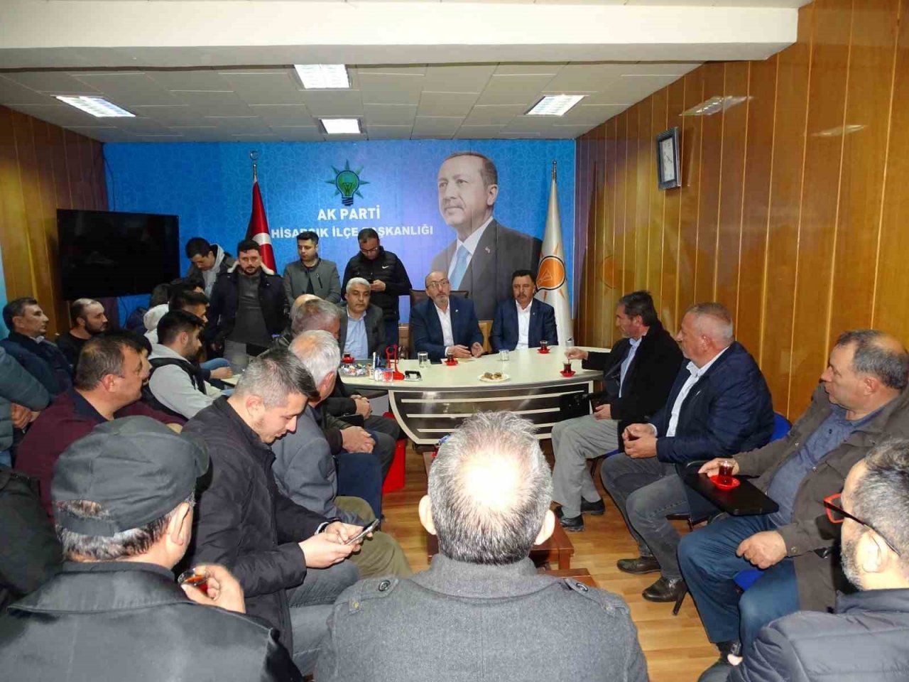 Başkan Önsay: "Türkiye’de siyaset ve seçim hizmet üzerinden yapılmıyor”