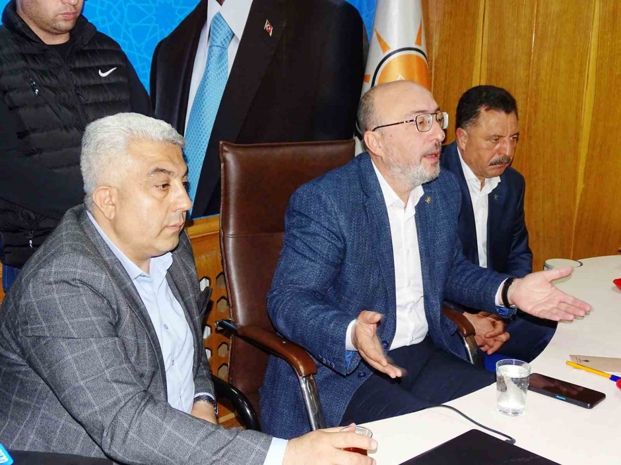Başkan Önsay: "Türkiye’de siyaset ve seçim hizmet üzerinden yapılmıyor”