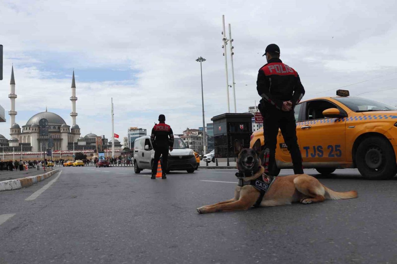 Taksim’de helikopter destekli "Huzur İstanbul" uygulaması yapıldı