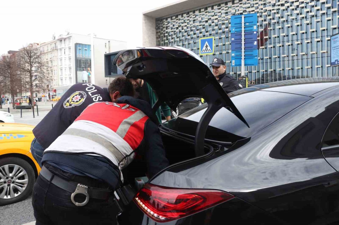 Taksim’de helikopter destekli "Huzur İstanbul" uygulaması yapıldı