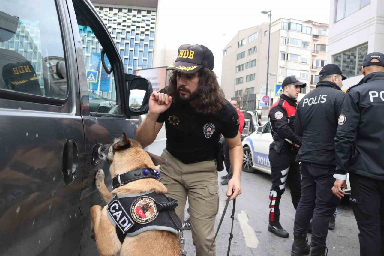 Taksim’de helikopter destekli "Huzur İstanbul" uygulaması yapıldı