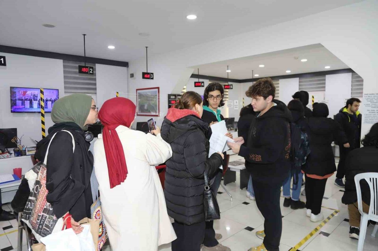 Kağıthane Belediyesi 6 bin gencin YKS ücretlerini karşılıyor