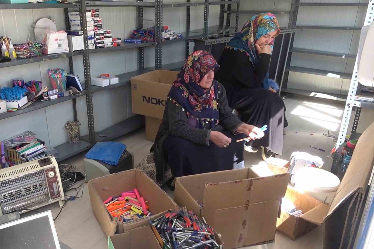 Depremin merkezi Pazarcık’ta ticari hayat konteyner çarşıda başladı