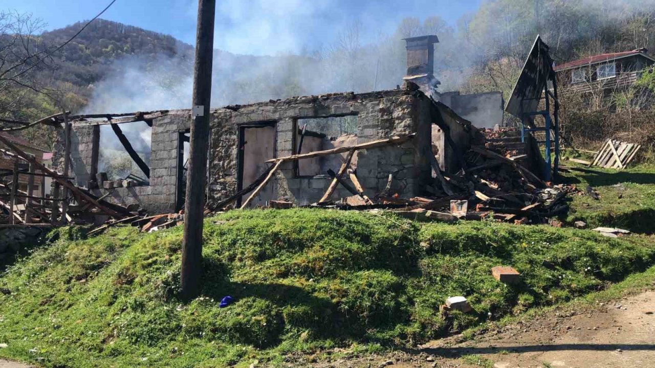Uykuda yangına yakalandı, ikinci kattan atlayarak canını kurtardı