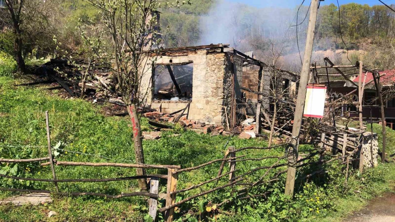 Uykuda yangına yakalandı, ikinci kattan atlayarak canını kurtardı