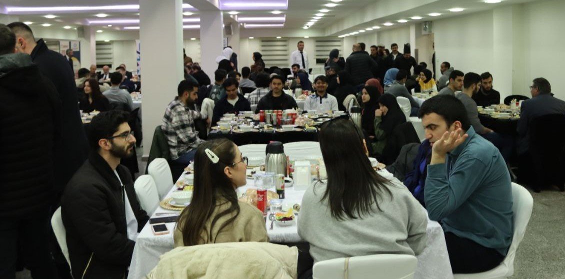 Uluslararası Öğrenciler Akademisi 2023 Dönemi İftar ve Açılış Dersi ile Başladı