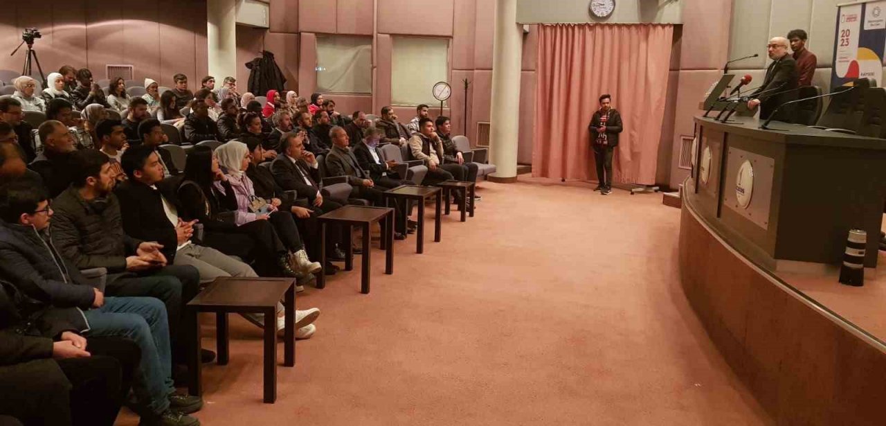 Uluslararası Öğrenciler Akademisi 2023 Dönemi İftar ve Açılış Dersi ile Başladı