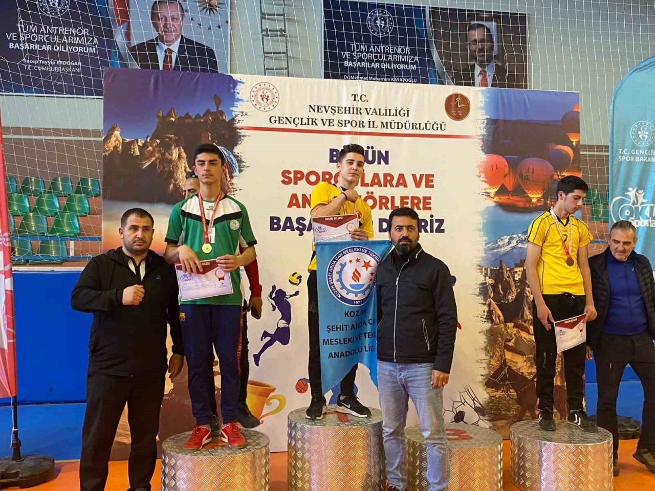 Liseli gençler bölge elemelerinden şampiyonlukla döndü