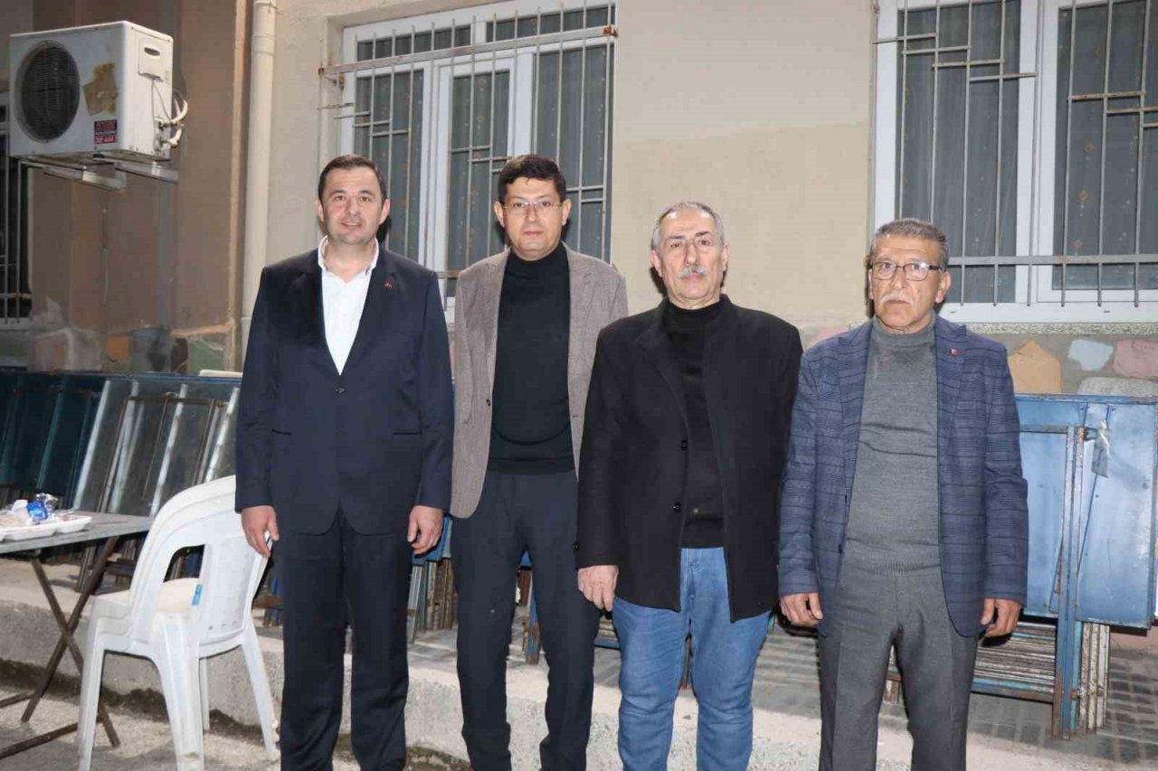 Nazilli Belediyesi’nin iftar sofraları dolup taşıyor