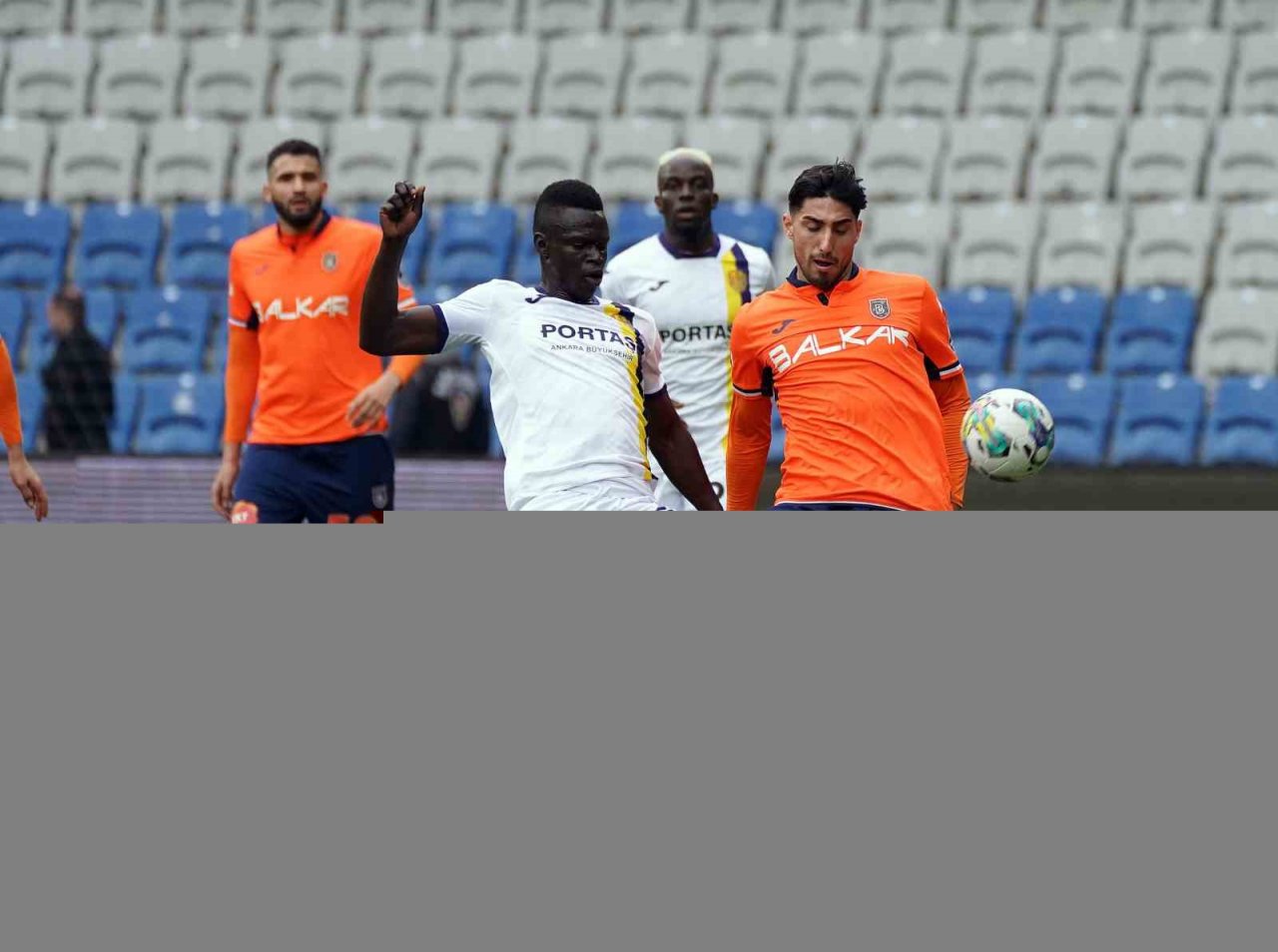 Spor Toto Süper Lig: Başakşehir: 1 - MKE Ankaragücü: 0 (İlk yarı)