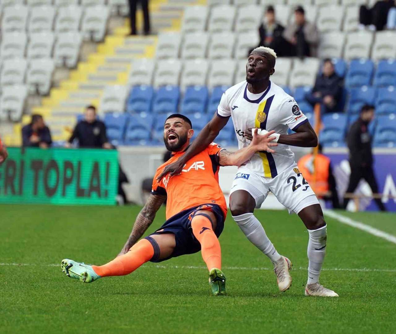 Spor Toto Süper Lig: Başakşehir: 1 - MKE Ankaragücü: 0 (İlk yarı)