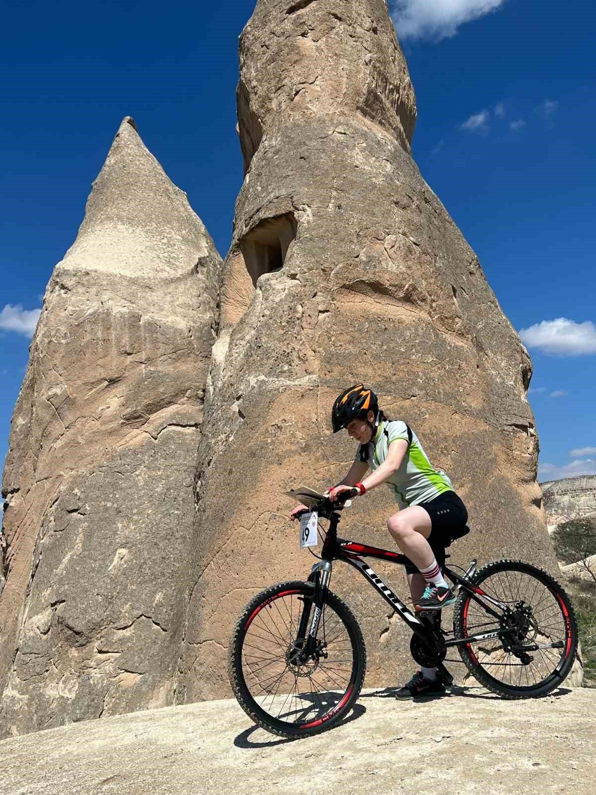 Kapadokya’nın zorlu şartlarında pedal çevirdiler