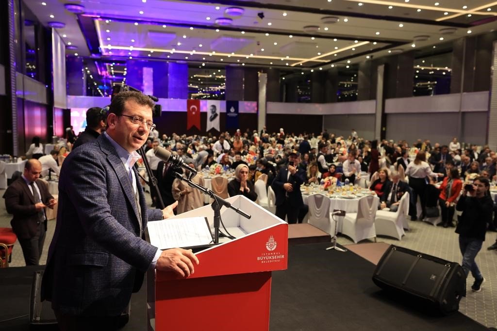 Ekrem İmamoğlu, şehit yakınları ve gazilerle iftarda bir araya geldi