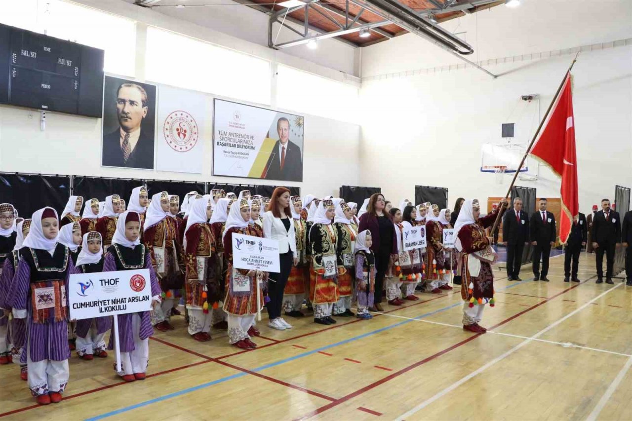 Karaman’da halk oyunları il birinciliği yarışması