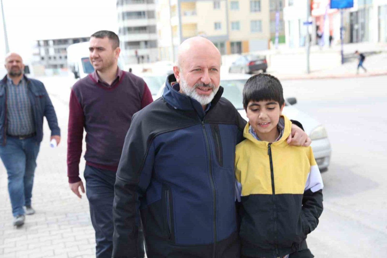 Başkan Çolakbayrakdar’ın Çocuk Sevgisi