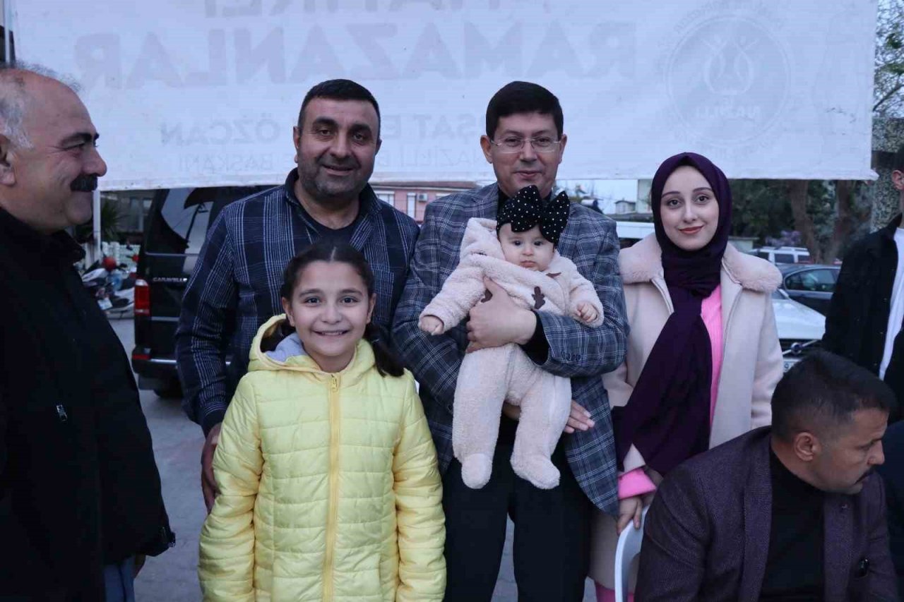 Dallıca’da binlerce kişi meydanı doldurdu