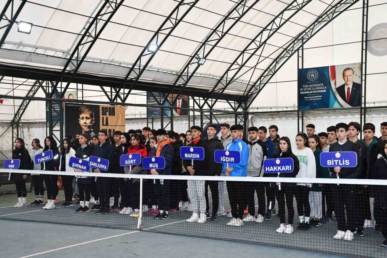 Şırnak’ta tenis bölge müsabakasına 145 sporcu katılıyor