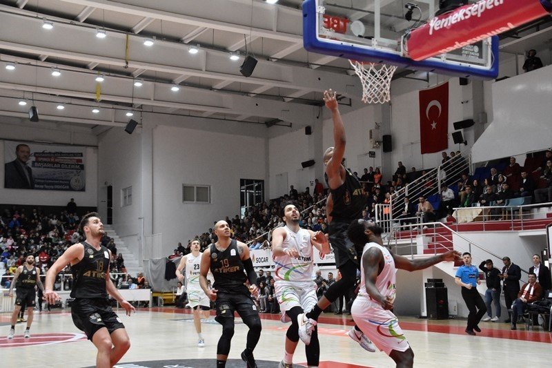 Türkiye Sigorta Basketbol Süper Ligi: Aliağa Petkimspor: 96 - Ayos Konyaspor: 85