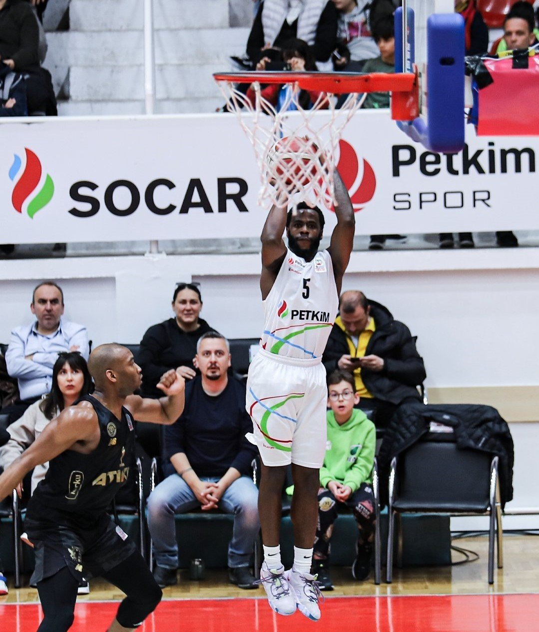 Aliağa Petkimspor, taraftarı önünde kazanmaya devam ediyor