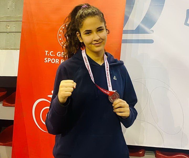 Salihlili Nisrem Uçar, kick boksta Türkiye ikincisi oldu