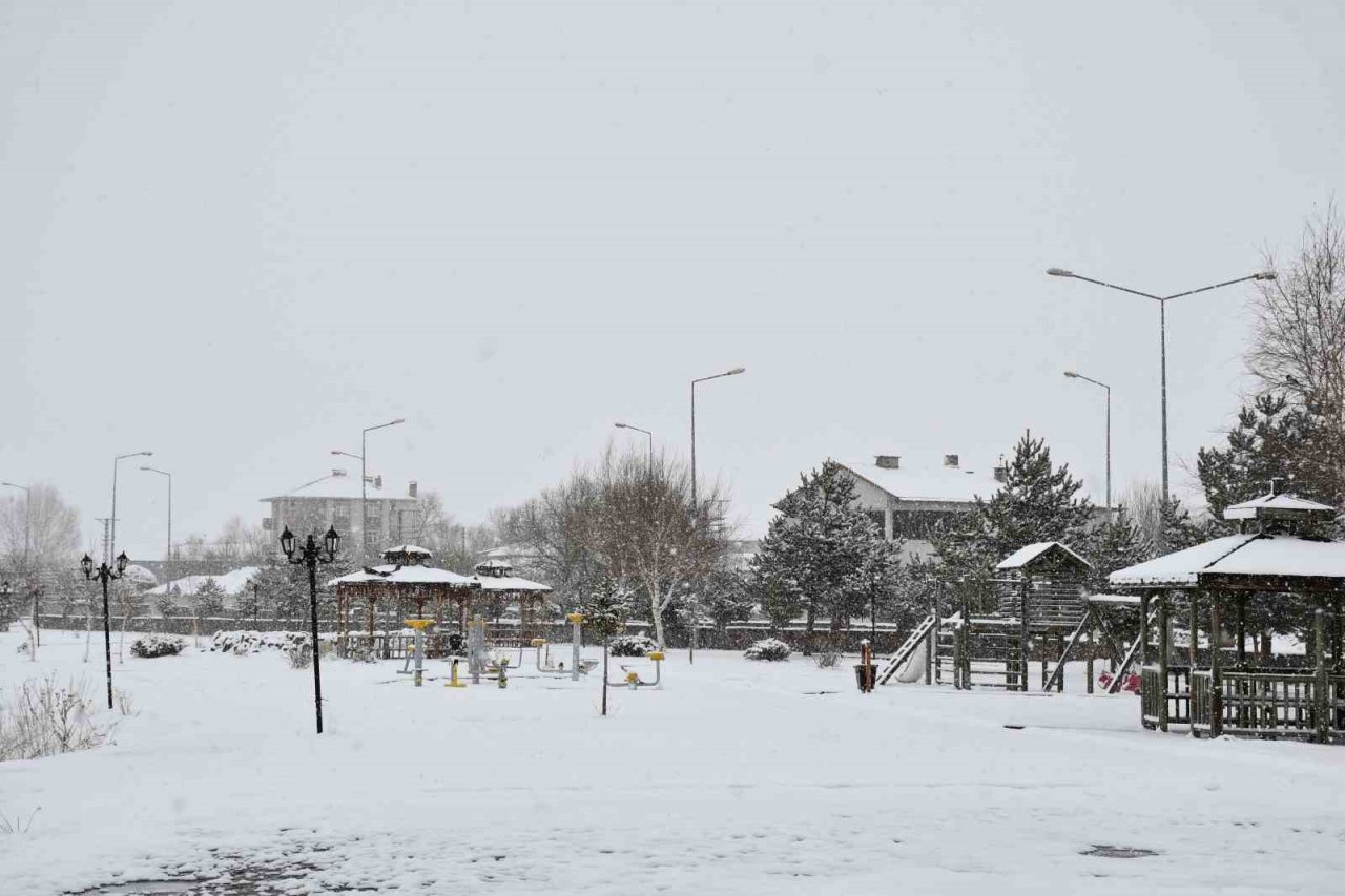 Ardahan’da kar yağışı sonrası kartpostallık görüntüler