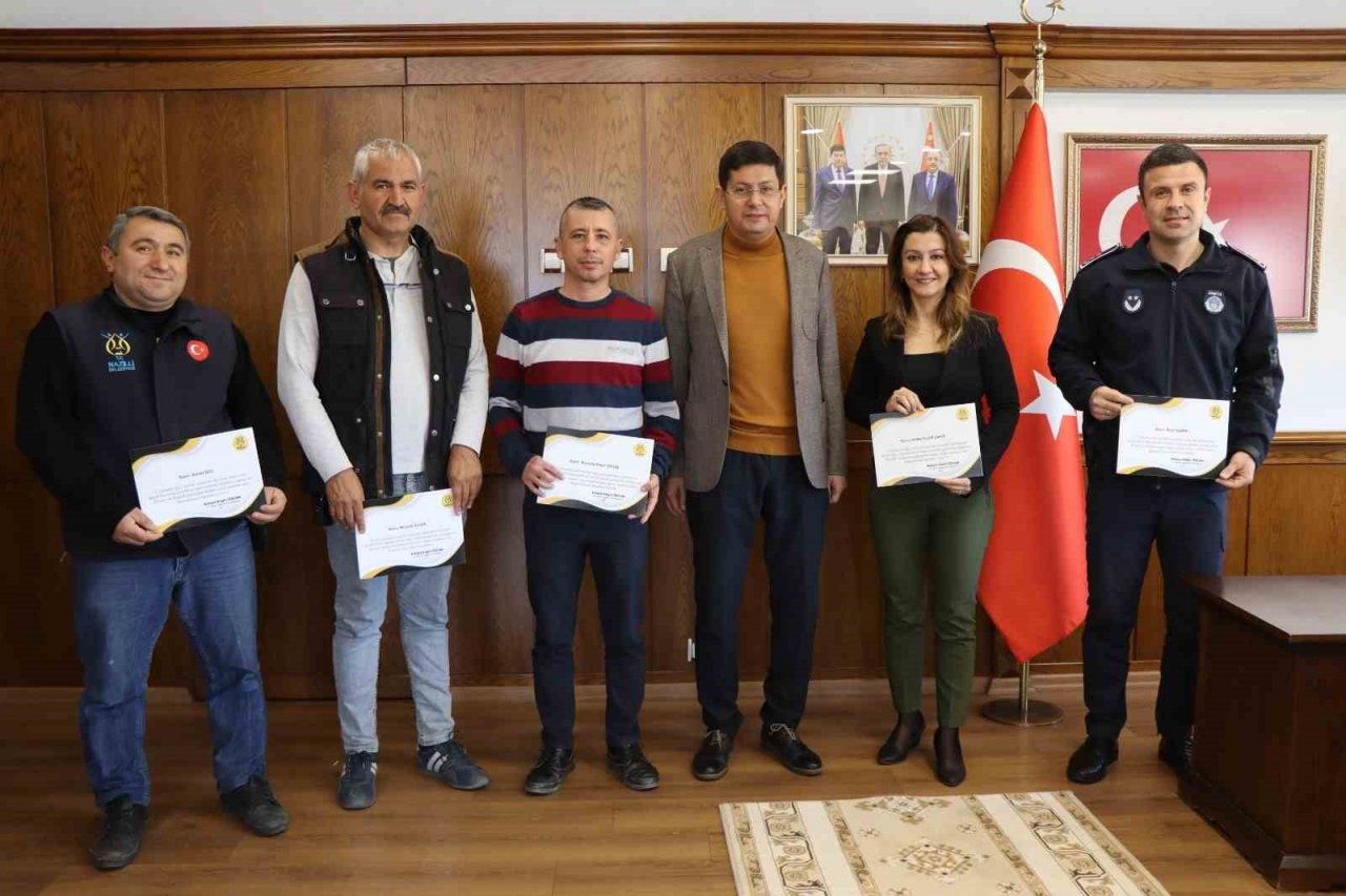 Başkan Özcan personellerini ödüllendirdi