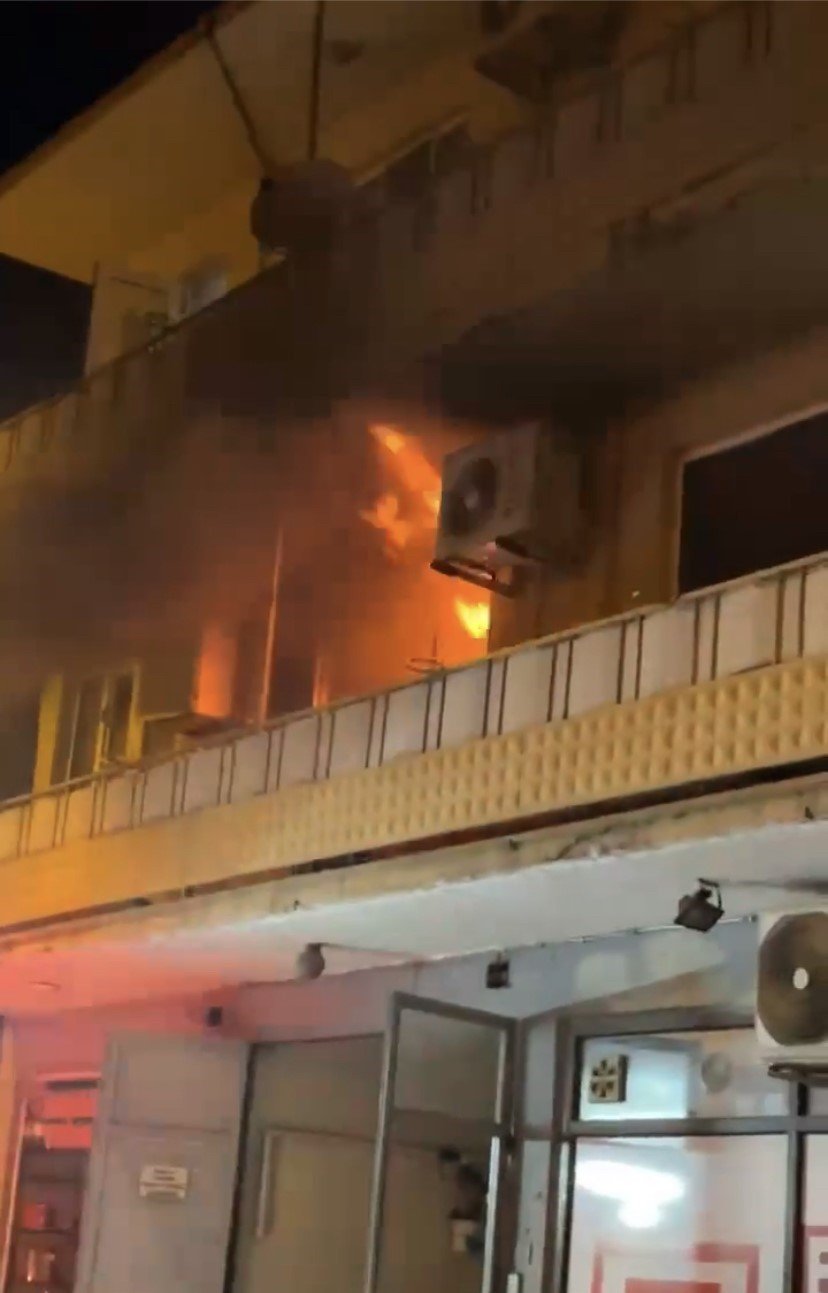 Bursa’da iki katlı evde korkutan yangın