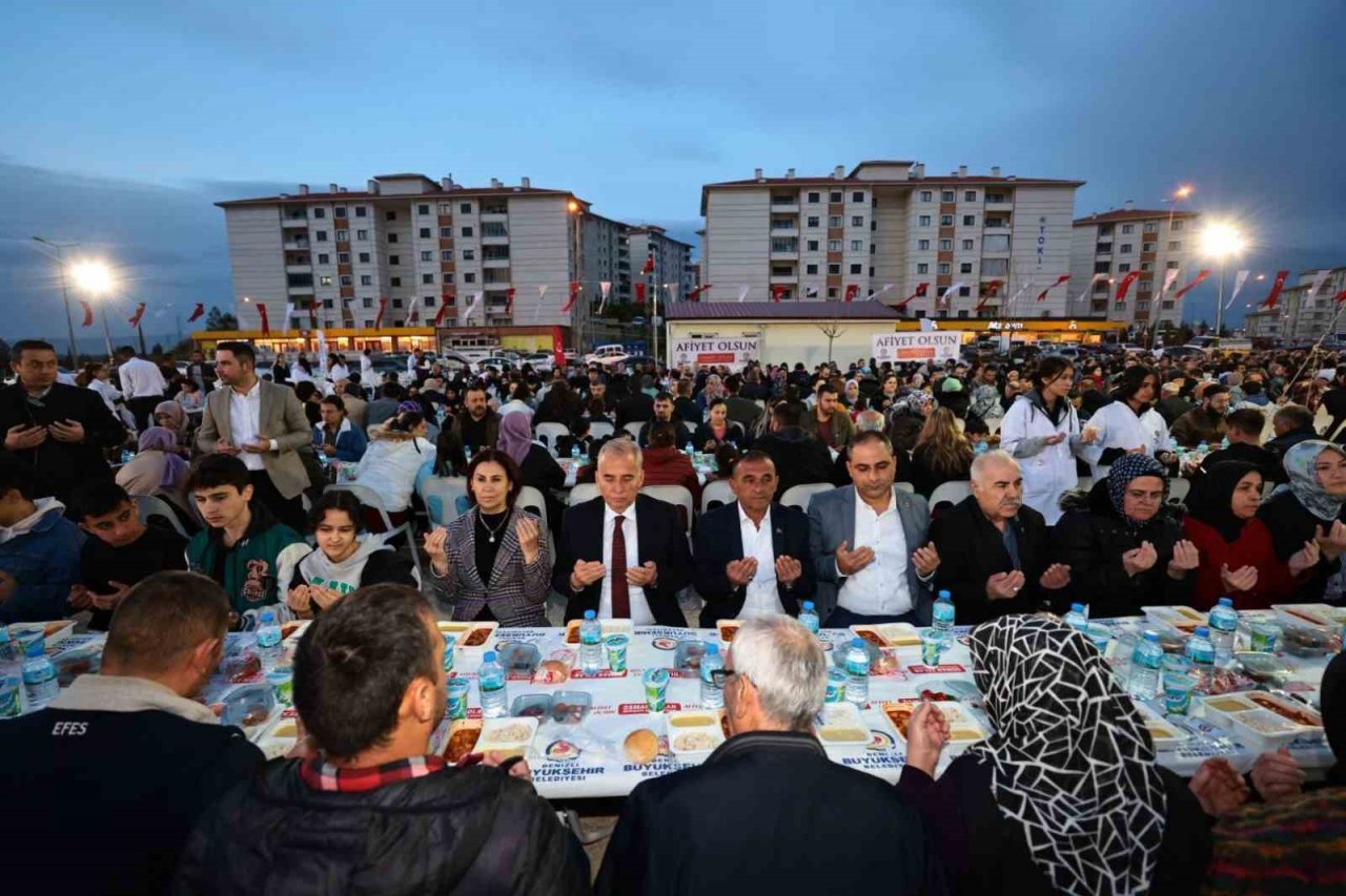 Denizli Büyükşehirin iftar geleneği Kayaköy’de sürdü