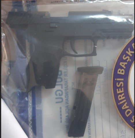 Dolandırıcılık yoluyla elde ettikleri 1,7 ton zeytinyağıyla yakalandılar