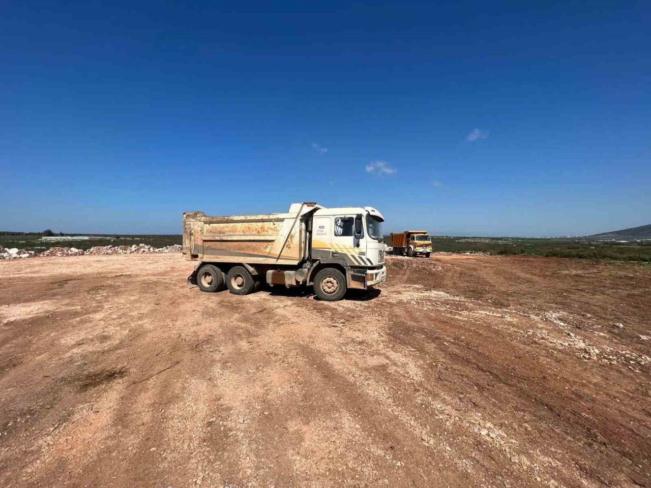 Didim’de vadiye moloz dökerken yakalandılar