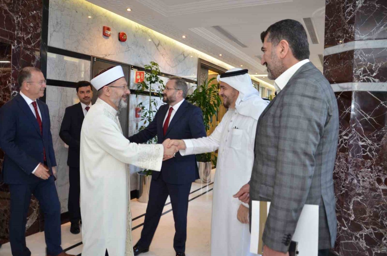 Diyanet İşleri Başkanı Erbaş, Cidde’de İslam Kalkınma Bankası Başkanı Al Jasser ile görüştü
