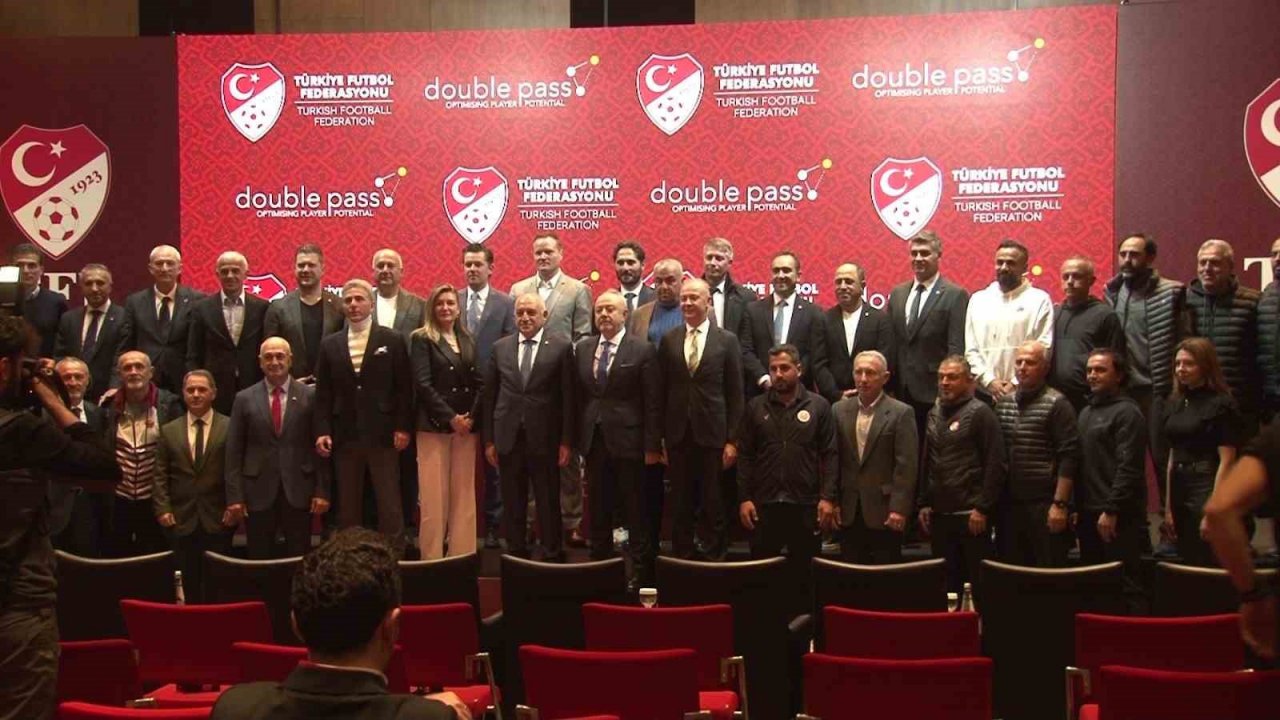TFF’nin yeni projesi ’Futbol Akademileri’ için imzalar atıldı