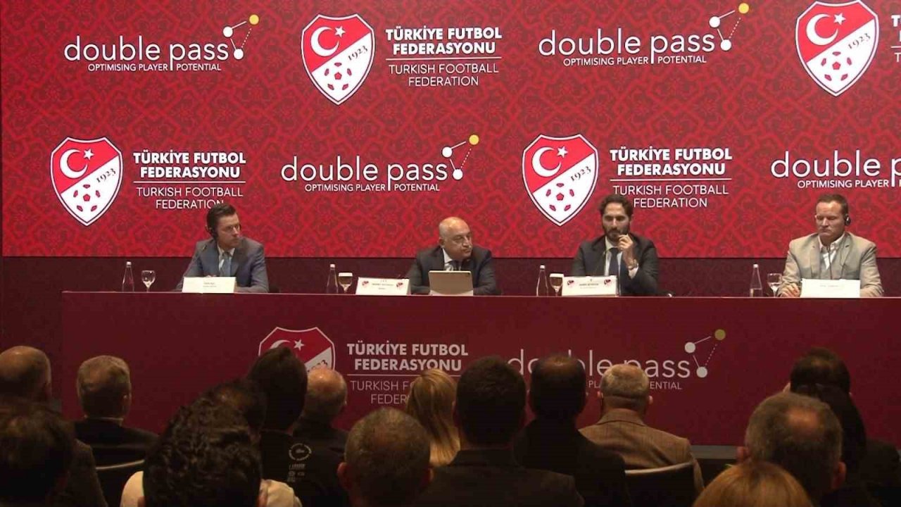 TFF’nin yeni projesi ’Futbol Akademileri’ için imzalar atıldı